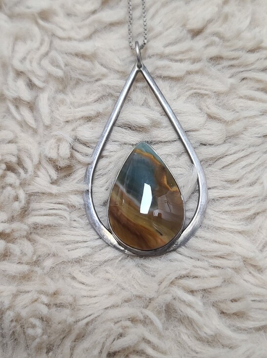 Jewelry - Sterling Silver Chain And Teardrop Pendant Necklace with Brown & Green Agate